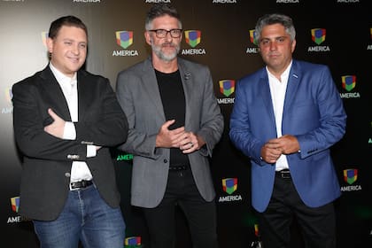 Luis Novaresio con parte de su equipo