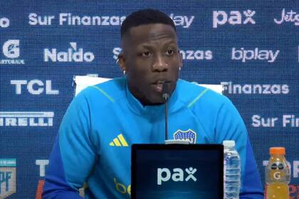 Luis Advíncula, en la conferencia de prensa previa al superclásico