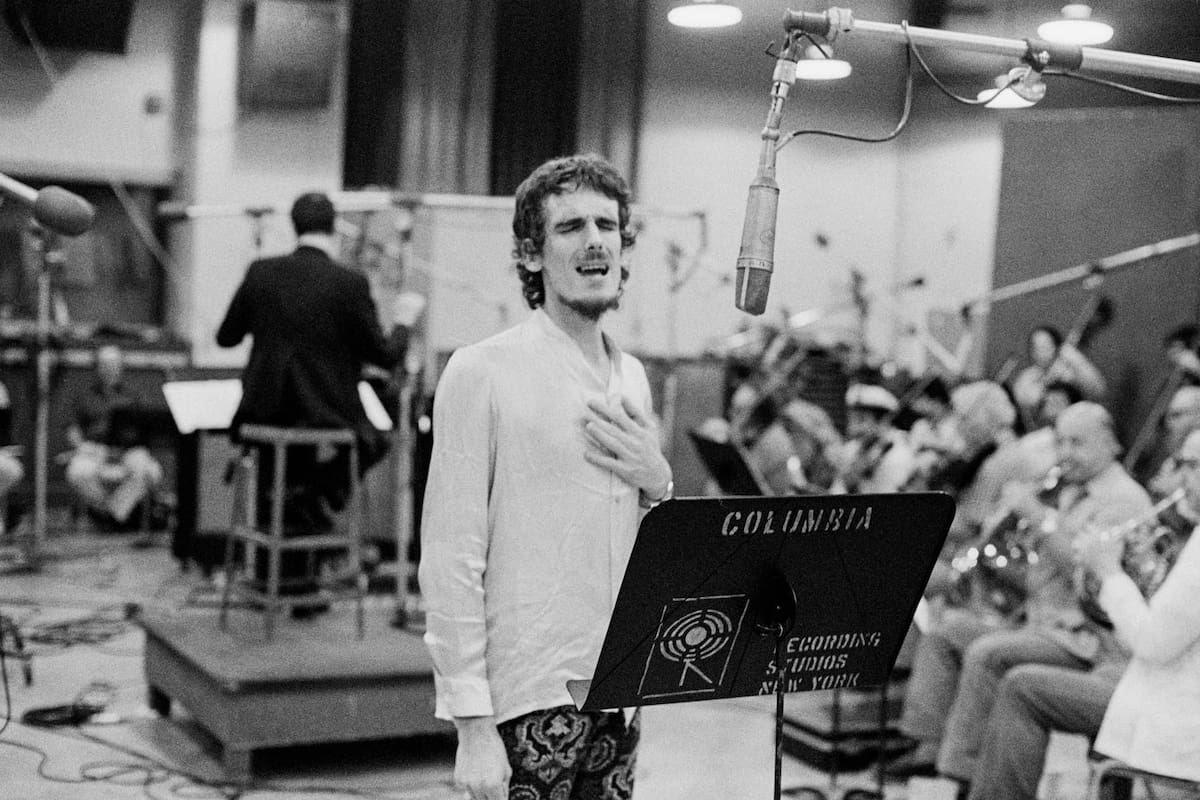 Luis Alberto Spinetta grabando en los estudios de grabación Columbia, en Nueva York, julio de 1979