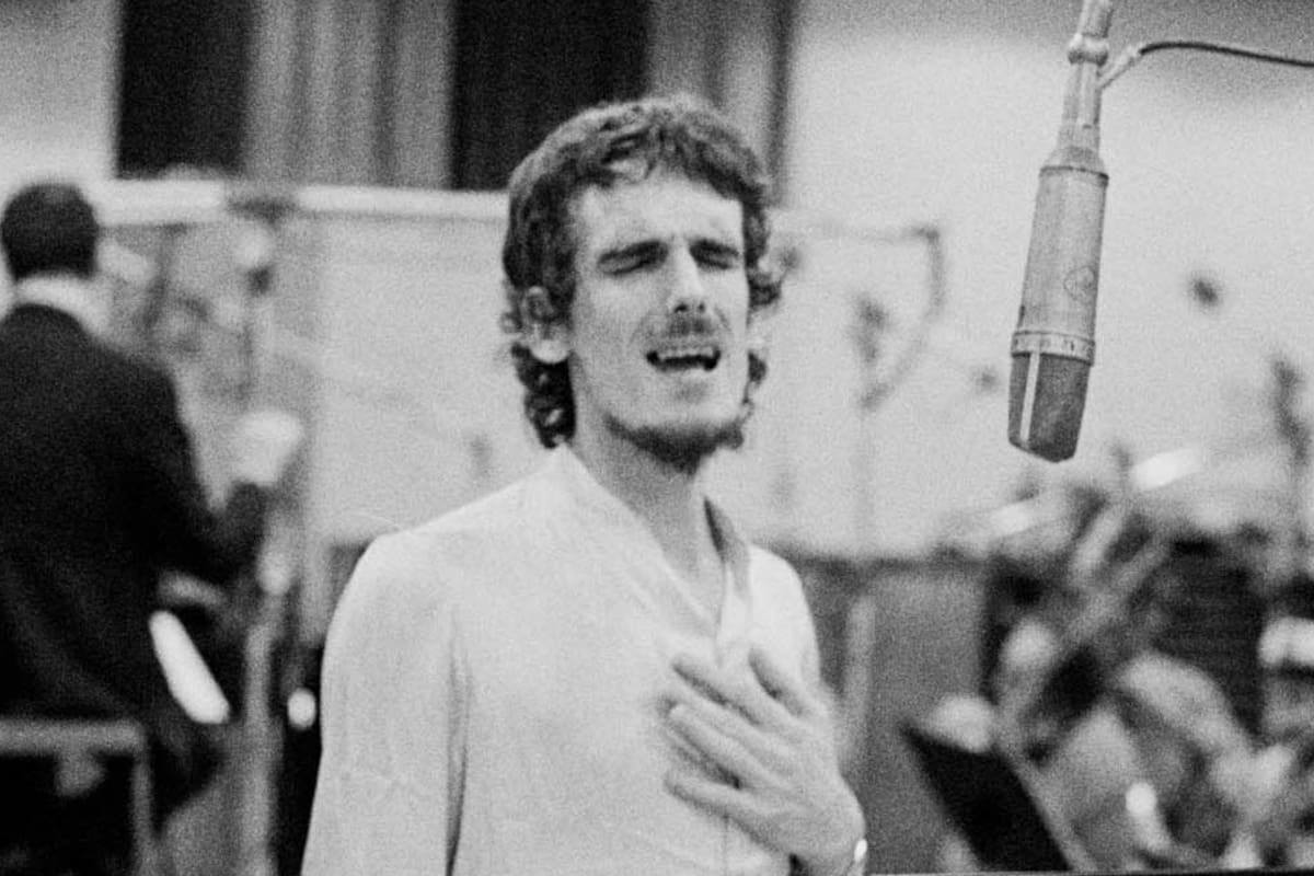 Luis Alberto Spinetta grabando en los estudios de grabación Columbia, en Nueva York, julio de 1979