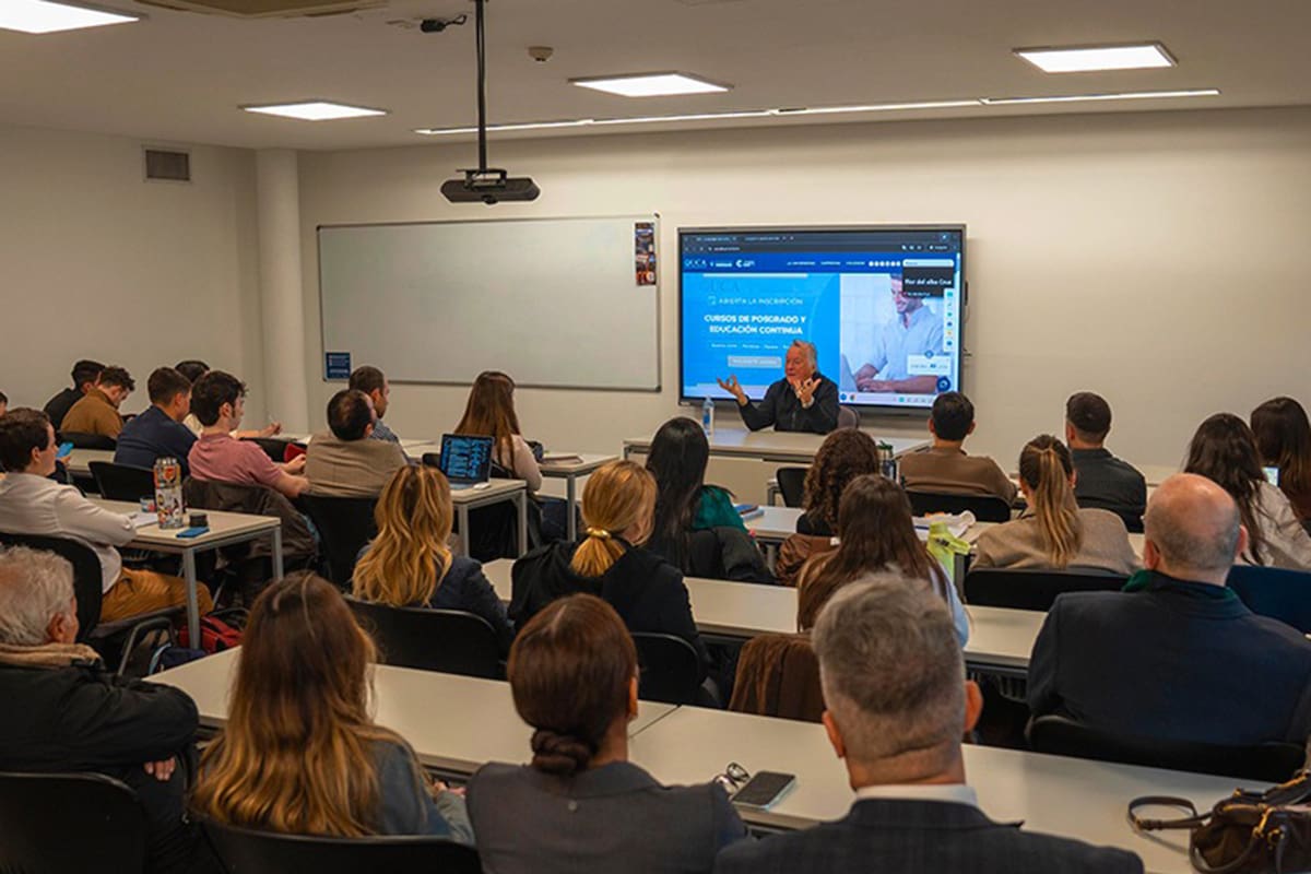 Luis Barrionuevo disertó ante alumnos de la Universidad Católica Argentina (UCA)