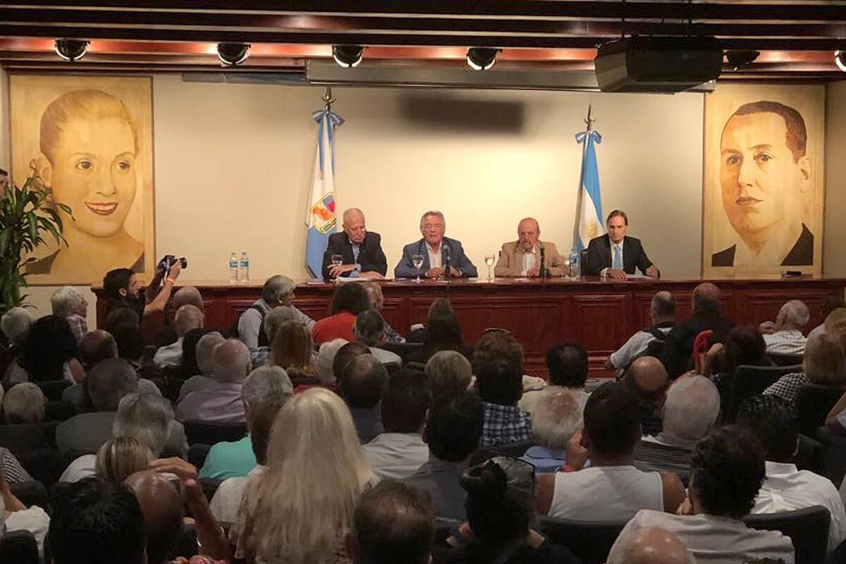 Luis Barrionuevo durante la conferencia en la sede del PJ