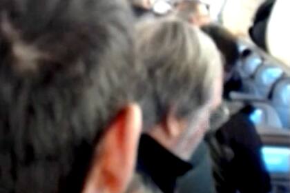 Luis Brandoni en el avión