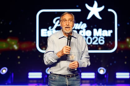 Luis Brandoni viajó a Mar del Plata especialmente y recibió en la noche del lunes una distinción especial por su trayectoria