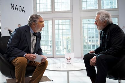 Luis Brandoni y Robert De Niro comparten una escena de la miniserie Nada, que llega al streaming el 11 de este mes