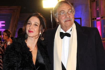 Luis Brandoni y Saula Benavente, en la alfombra roja de los Martín Fierro en 2018