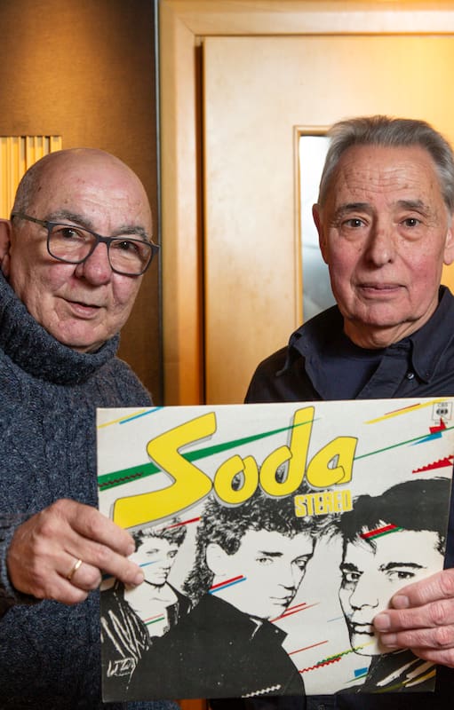 Luis Brozzoni y Oscar Giménez, los dos ingenieros de sonido que grabaron el primer disco de Soda Stereo, en una charla emotiva en la que vuelven a 1984, cuando el trío de Gustavo Cerati, Zeta Bosio y Charly Alberti entró por primera vez a los Estudios CBS
