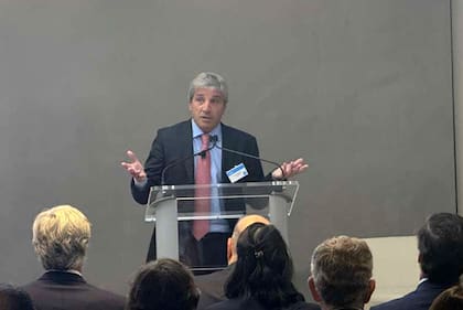 Luis Caputo durante su participación en el Argentina Week 2026