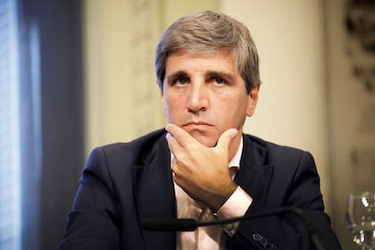 Luis Caputo fue ministro de Finanzas antes de pasar al frente del Banco Central