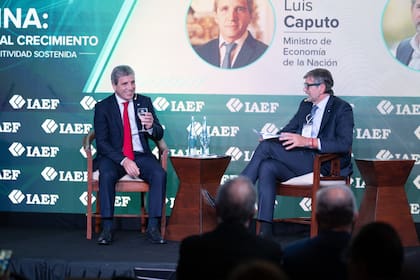 Luis Caputo fue uno de los platos fuertes de la agenda del IAEF