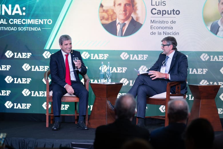 Caputo habló de 2027 y destacó la fortaleza de la economía