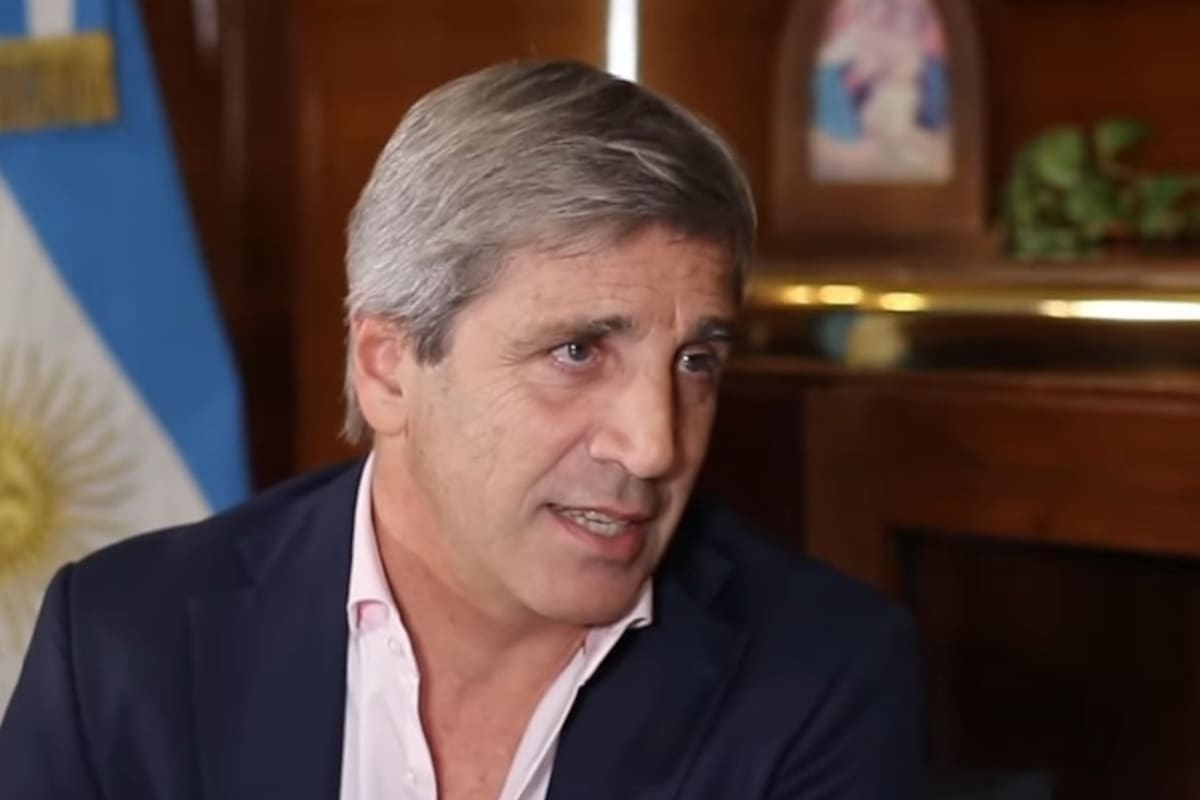 Luis Caputo, ministro de Economía de la Nación, entrevistado por Luis Majul en LN+