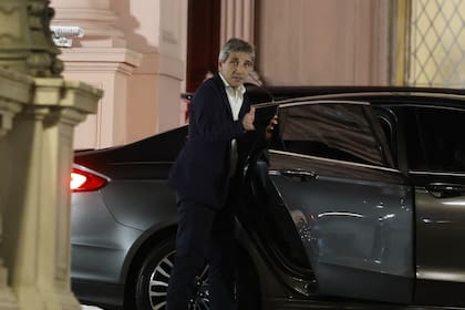 Luis Caputo se retira de la Casa Rosada el jueves a la noche