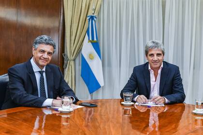 Luis Caputo y Jorge Macri, durante la reunión en el Palacio de Hacienda