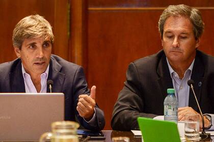 El ministro Luis Caputo y el secretario de Finanzas, Pablo Quirno, fueron ayer anfitriones en una reunión con los bancos
