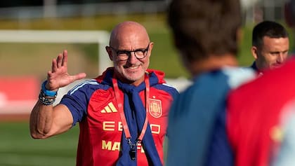 Luis de la Fuente, el director técnico de España, es amigo de Scaloni; uno y otro se enfrentarán por la Finalissima el 27 de marzo en Qatar.