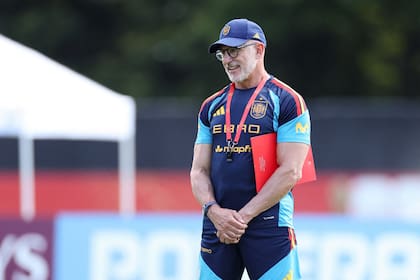 Luis De La Fuente en un entrenamiento de España