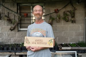 Luis Delvenne está al frente de su vivero Las Nativas
