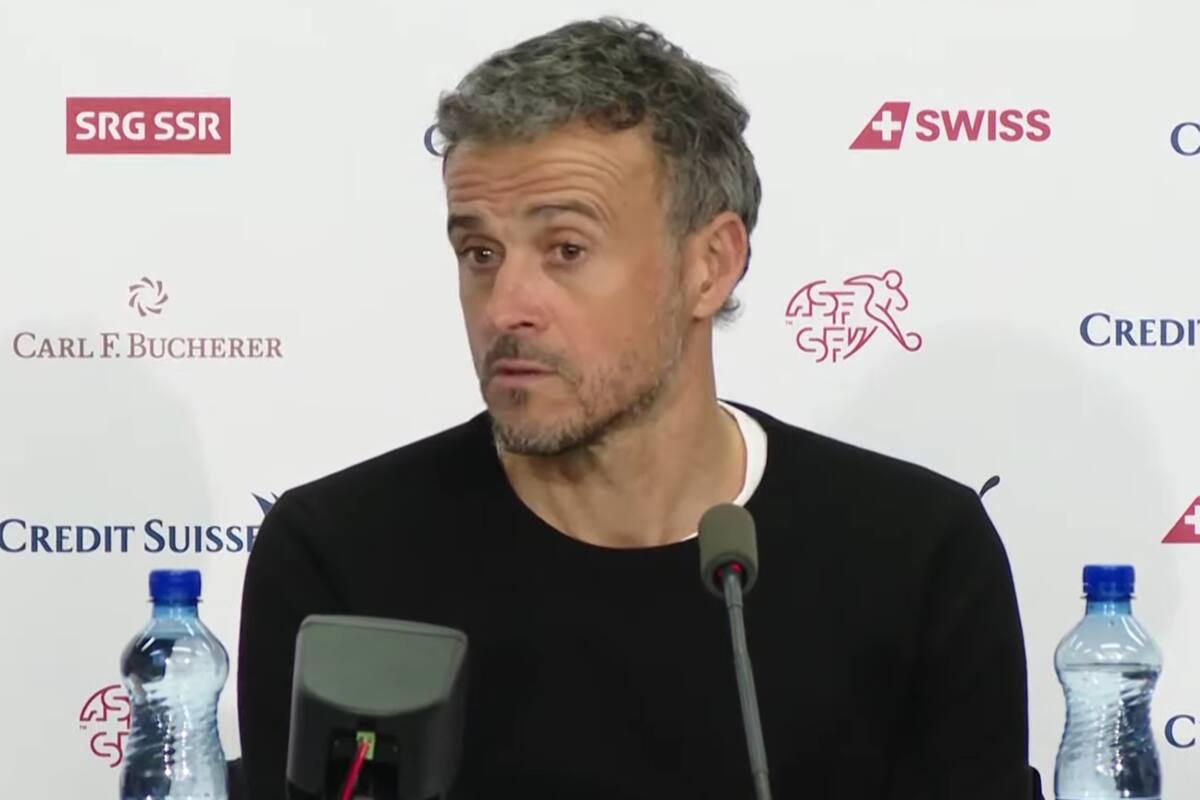 Luis Enrique, el seleccionador de España, se desconcertó cuando le preguntaron por la expulsión de Suiza