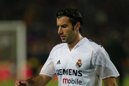 Luis Figo, considerado el primer galáctico de aquel equipo que conformándose en Real Madrid