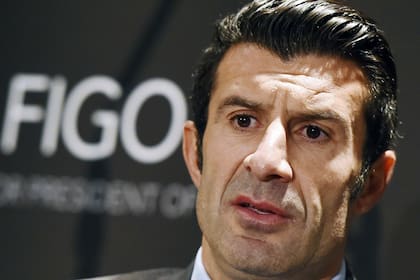 Luis Figo se bajó de las elecciones de FIFA
