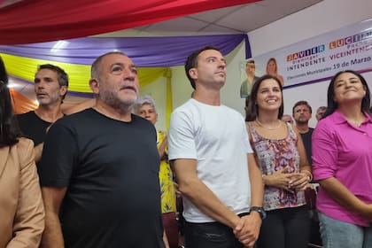 Luis Juez y Rodrigo De Loredo festejaron anoche el triunfo de JxC en La Falda.
