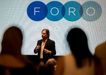 Luis Lacalle Pou, presidente de Uruguay, en el foro Llao Llao