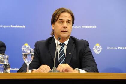 Luis Lacalle Pou, presidente de Uruguay, espera recaudar US$500 millones con una nueva colocación de deuda en el mercado global