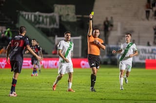 Lobo Medina echó a un rival de Tigre, el club al que supuestamente había intentado favorecer, pero dirigió bien