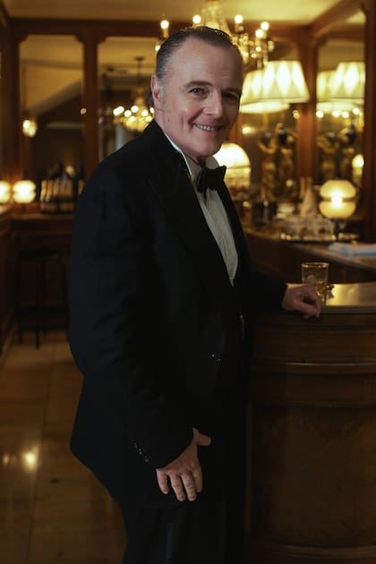 Luis Machín como Carlos A. Petit, el empresario teatral, guionista y director que descubrió a Moria y la llevó al teatro