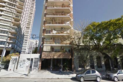 Las construcciones de la década del setenta se entremezclan con casas antiguas y torres modernas en el barrio