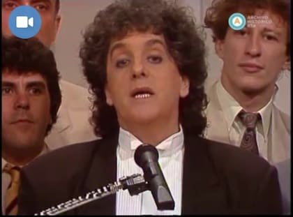 Luis Mazzeo llegó a la TV de la mano del Mundo de Gasalla (en la foto, atrás a la izquierda)