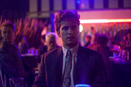 Luis Miguel deberá buscar la verdad sobre el destino de su madre en la segunda temporada de la serie, que se estrena en Netflix el 18 de abril.