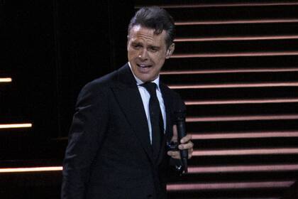 Luis Miguel en el Movistar Arena, durante el show que abrió su gira de conciertos en Buenos Aires; su tour actual rompe récords a su paso