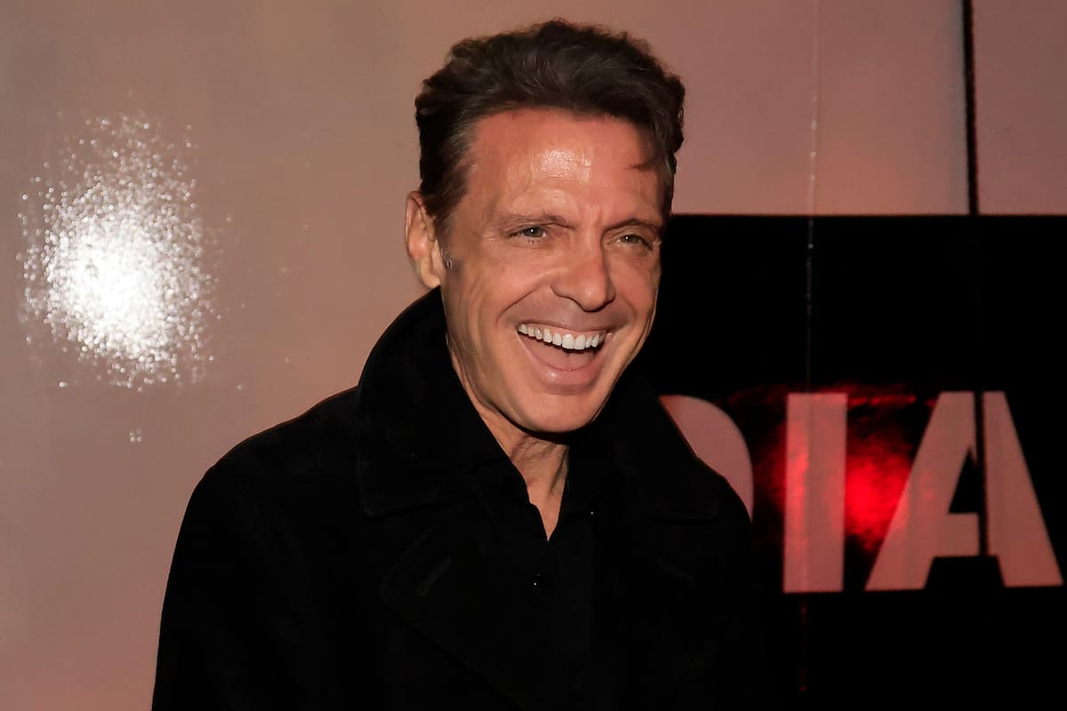 Luis Miguel y Paloma Cuevas: el paseo por París del cantante y la empresaria que confirma su noviazgo