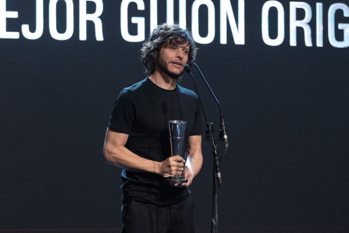 Luis Ortega, uno de los grandes protagonistas de la noche, ya que su film, El jockey, se ganó 11 estatuillas de las 12 que estaba nominada