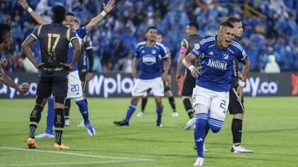Luis Paredes celebra su primer gol como profesional, contra Águilas Doradas.
Foto: Twitter: @MillosFCOficial