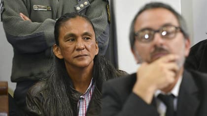 Luis Paz, abogado de Milagro Sala, y Sala detrás suyo