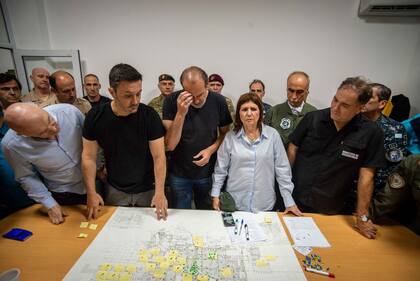 Luis Petri y Patricia Bullrich se encuentran en Bahía Blanca controlando el operativo de emergencia