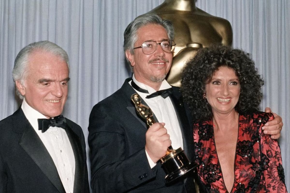 Luis Puenzo y Norma Aleandro compartieron la felicidad del primer Oscar ganado por el cine argentino junto al productor Jack Valenti. Pasó hace 40 años exactos