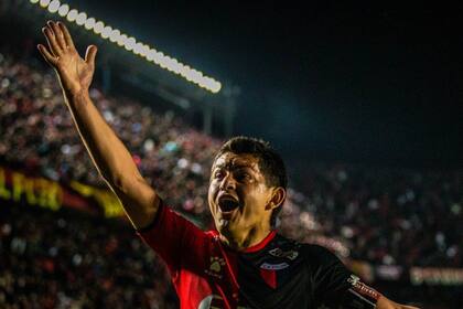 Luis "Pulga" Rodríguez, emblema de Colón, que busca un desquite tras la fallida final en la Copa Sudamericana 2019
