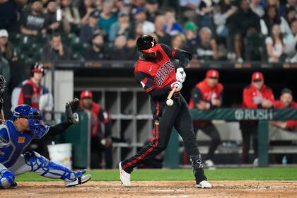 Luis Robert impulsa 3 y Medias Blancas vencen 7-2 a Reales