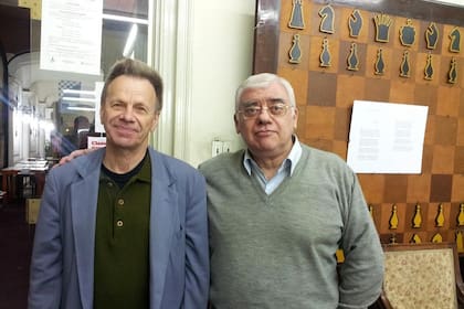 Luis Scalise, reconocido cronista de ajedrez, con el gran maestro sueco Ulf Andersson.