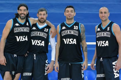Luis Scola, Andrés Nocioni, Carlos Delfino y Manu Ginóbili en la preparación del último torneo en el que estuvieron juntos, en Río 2016