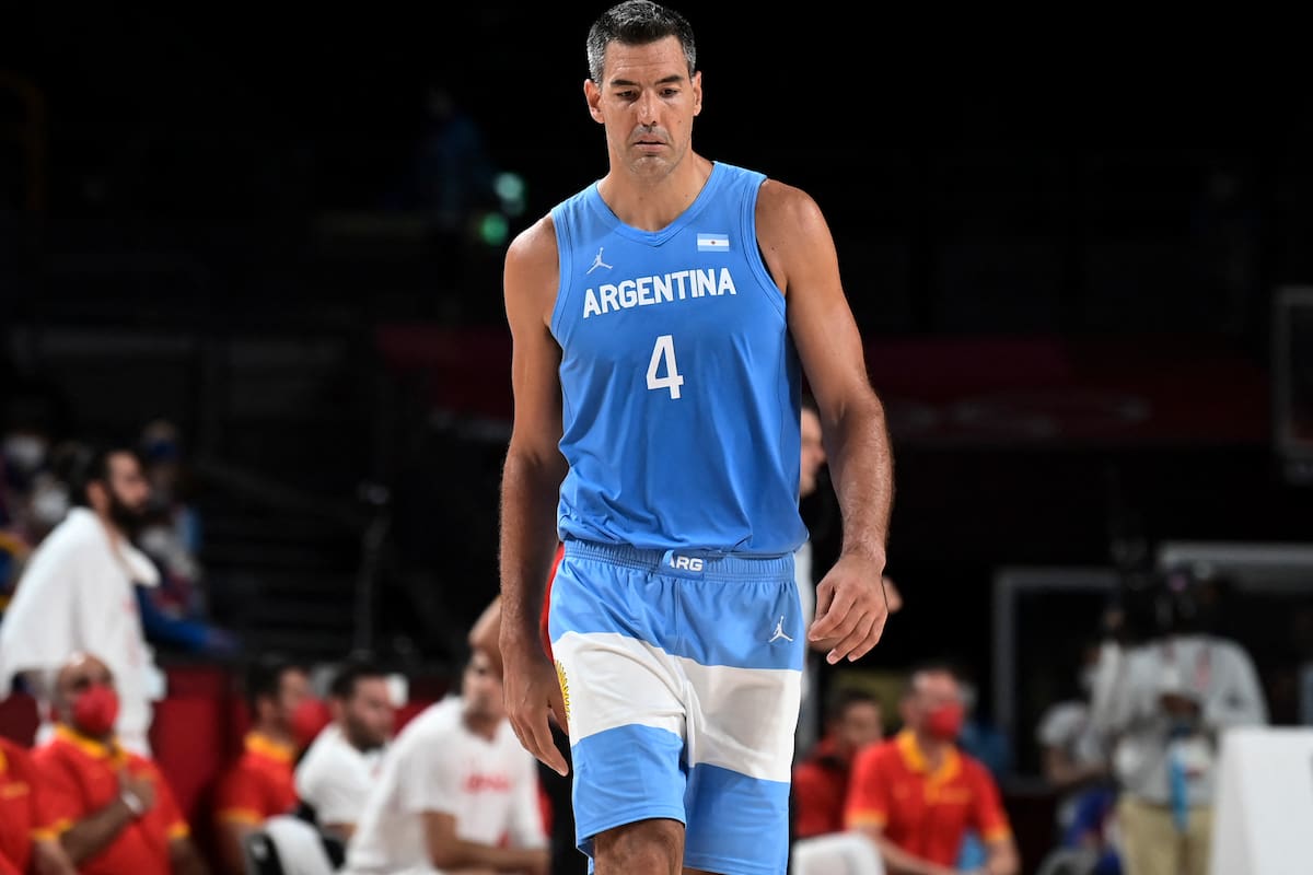 Luis Scola, el mejor jugador de la historia de la selección nacional, juega en Tokio 2020 su último torneo