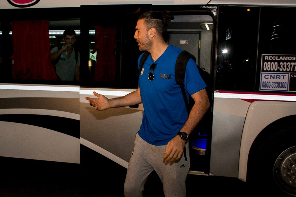 Luis Scola en la llegada a Olavarría