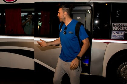 Luis Scola en la llegada a Olavarría