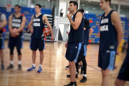 Luis Scola en la preparación de la selección argentina en Bahía Blanca para el Mundial de China