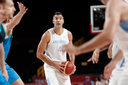 Luis Scola y la mirada en la victoria