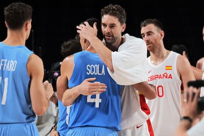 Luis Scola y Pau Gasol, dos leyendas del básquetbol, de 41 años, y en el último torneo con sus seleccionados